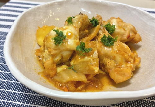 今日のキムチ料理レシピ：手羽元とじゃがいものキムチチーズ煮